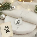 Collier avec empreinte de patte